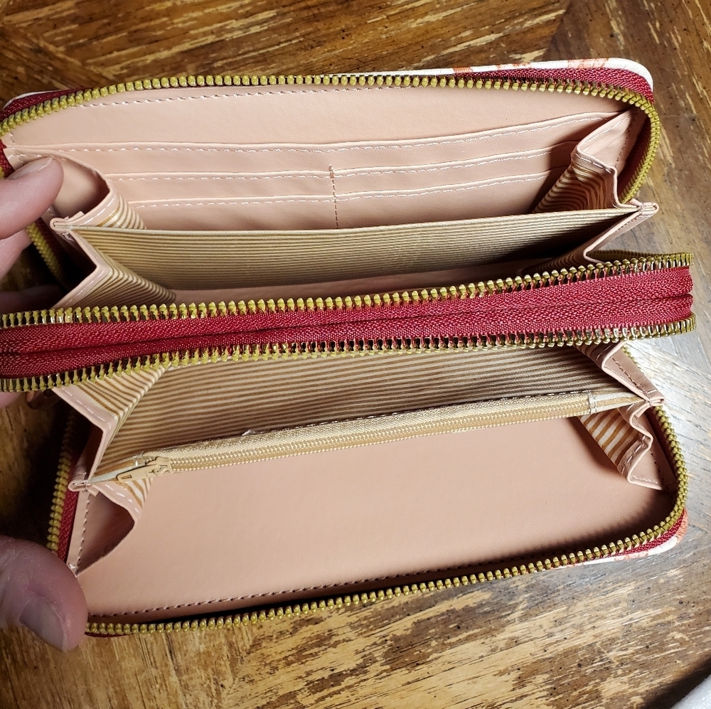 Faux Embroidered Floral Wallet - Picture 4 of 10
